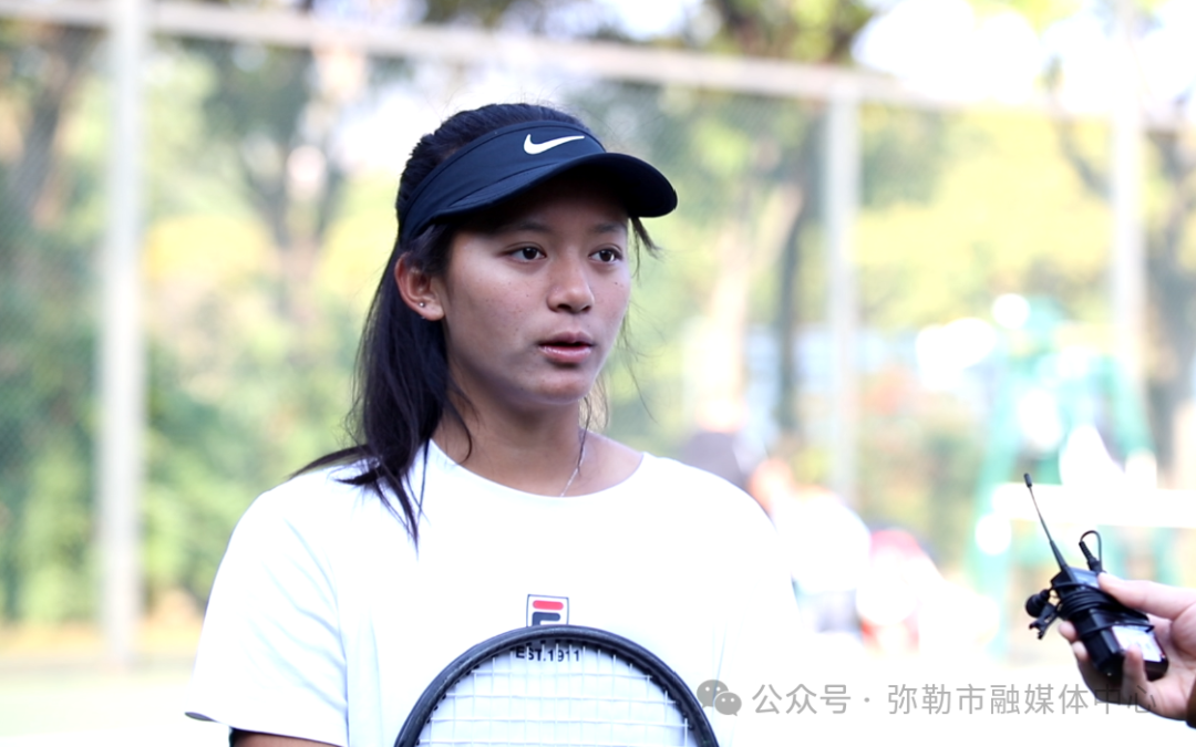 启崭新的职